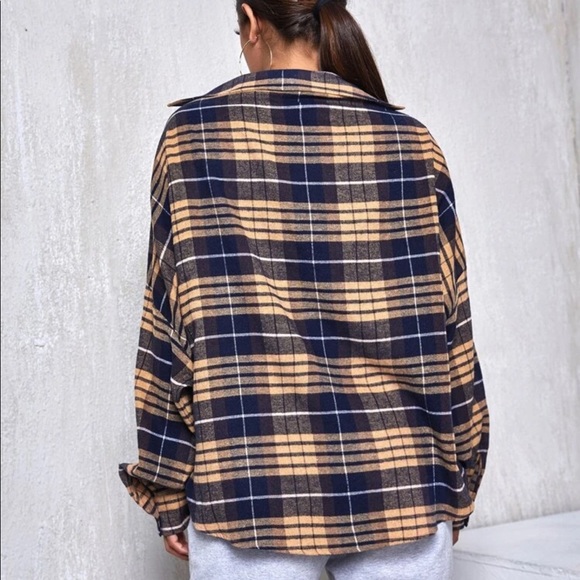 ✨ SOLD ✨ SHEIN | Batwing Sleeve Plaid Oversized Blouse - Picture 2 of 3